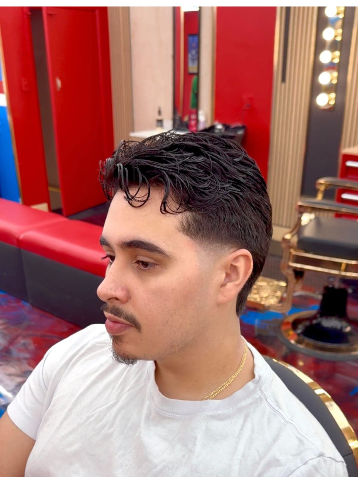 Wavy textured top with a clean taper