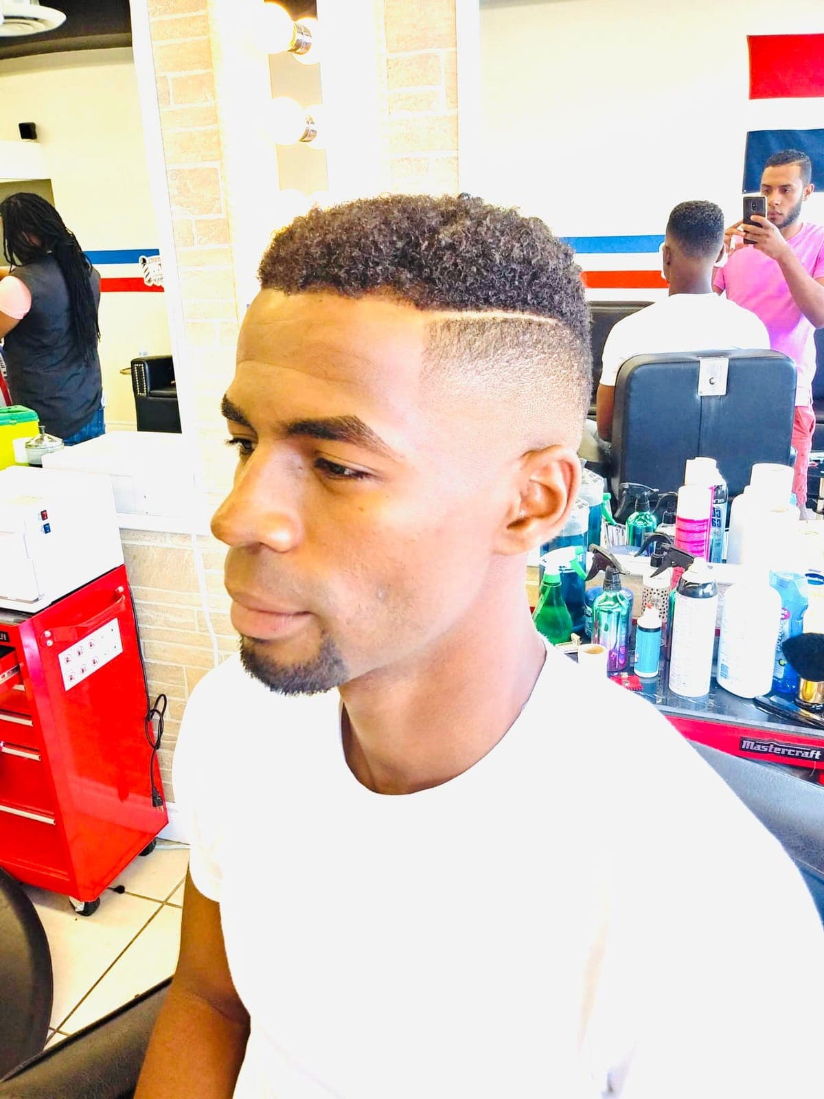 Deep 360 waves with a sharp line-up